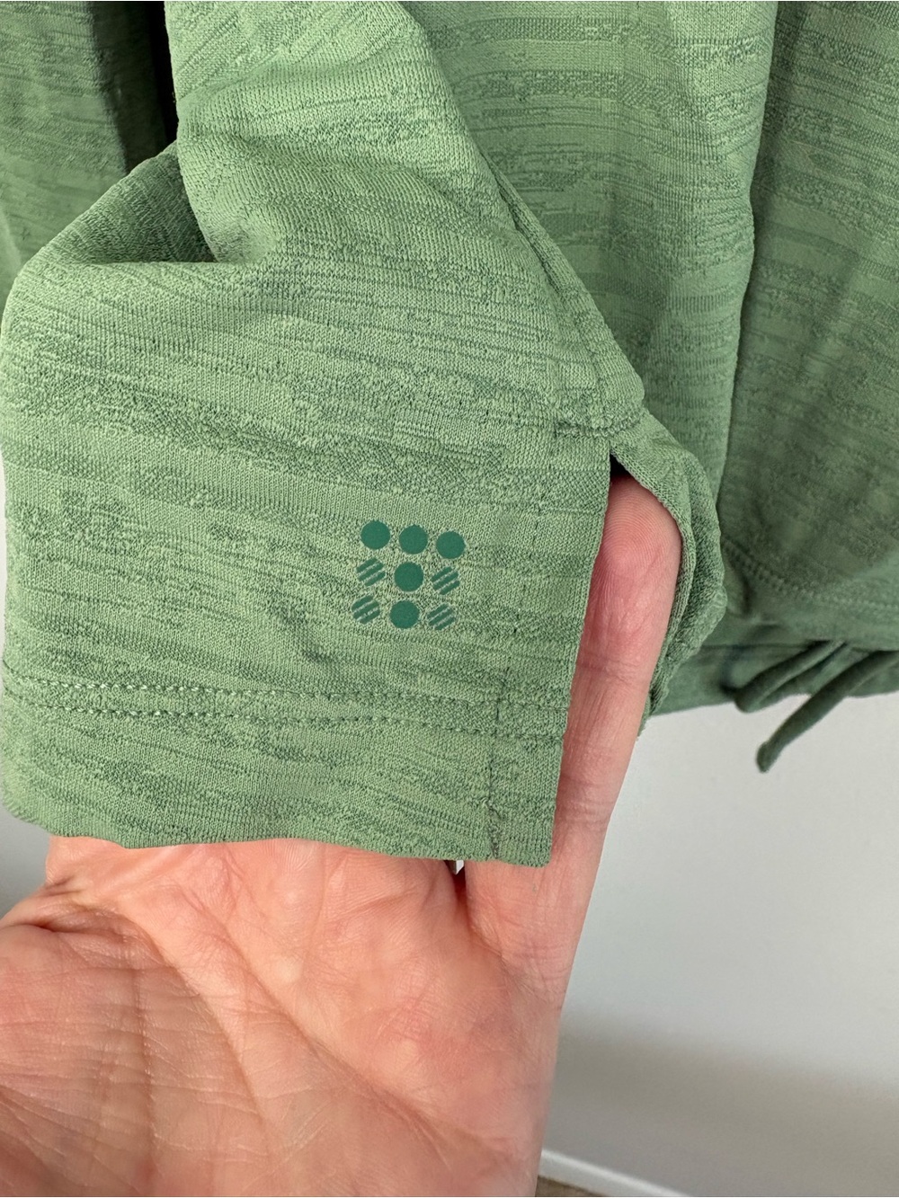 Title Nine Upland Long Sleeve Sun Shirt Medium EUC Sage Green Gorpcore Granola - Picture 4 of 12